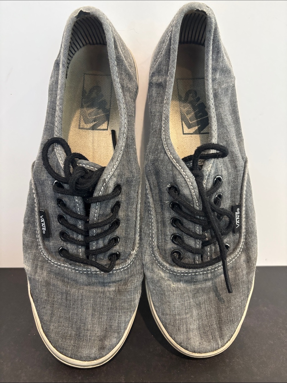 Vans Gray Canvas Lace-Up Sneakers with Black Laces sz M 5.5 / W 7